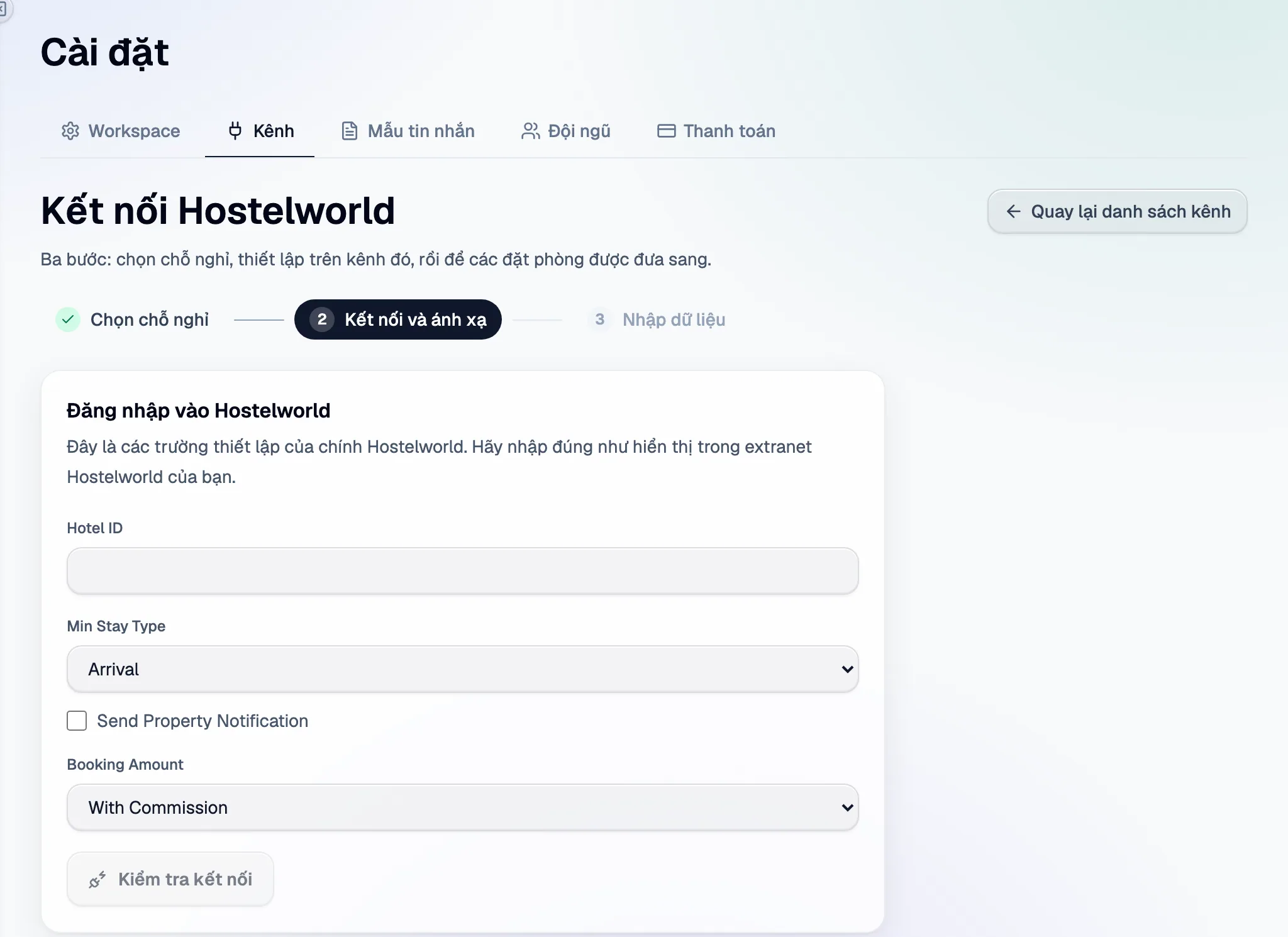 Bước 2 trong Santara AI: các trường thiết lập của Hostelworld, rồi Kiểm tra kết nối.