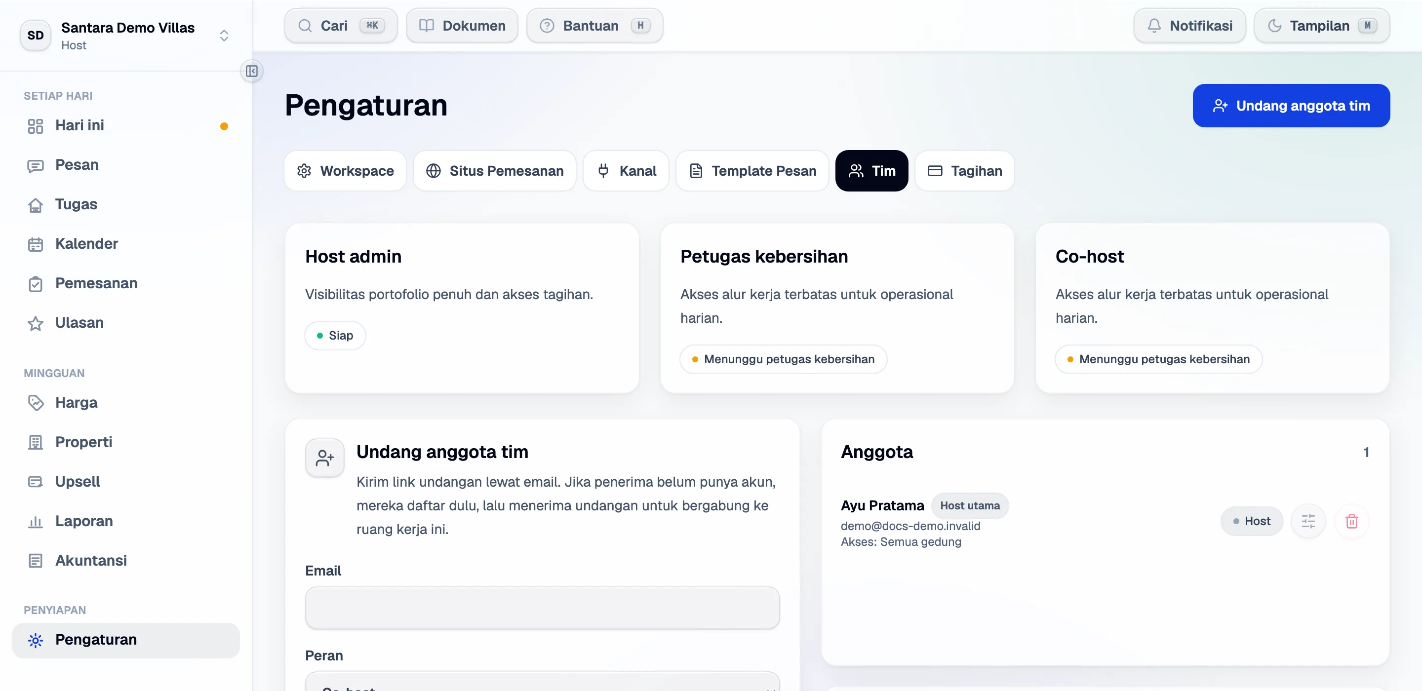 Layar tim: siapa yang ada di workspace, perannya, dan apa yang bisa mereka akses.